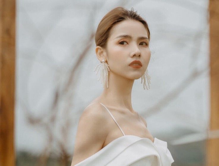 Wedding Cold-Shoulder Gown Sheath