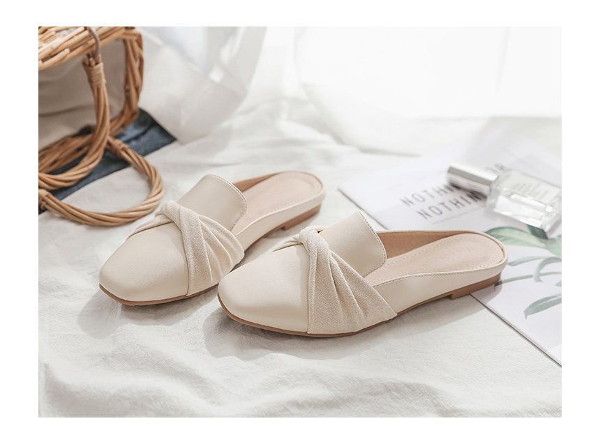 Twisted Loafer Flat Mules