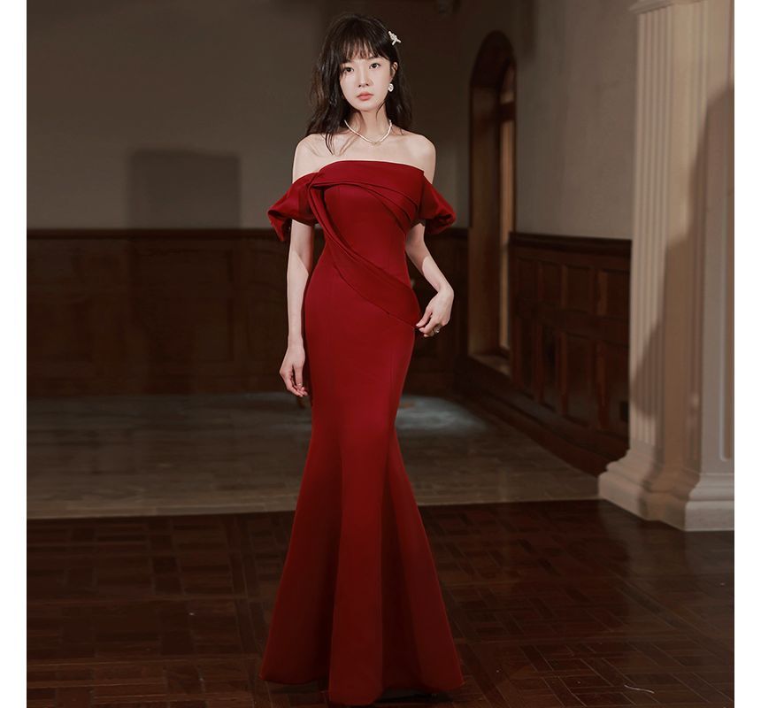 Off-Shoulder Mermaid Evening Gown