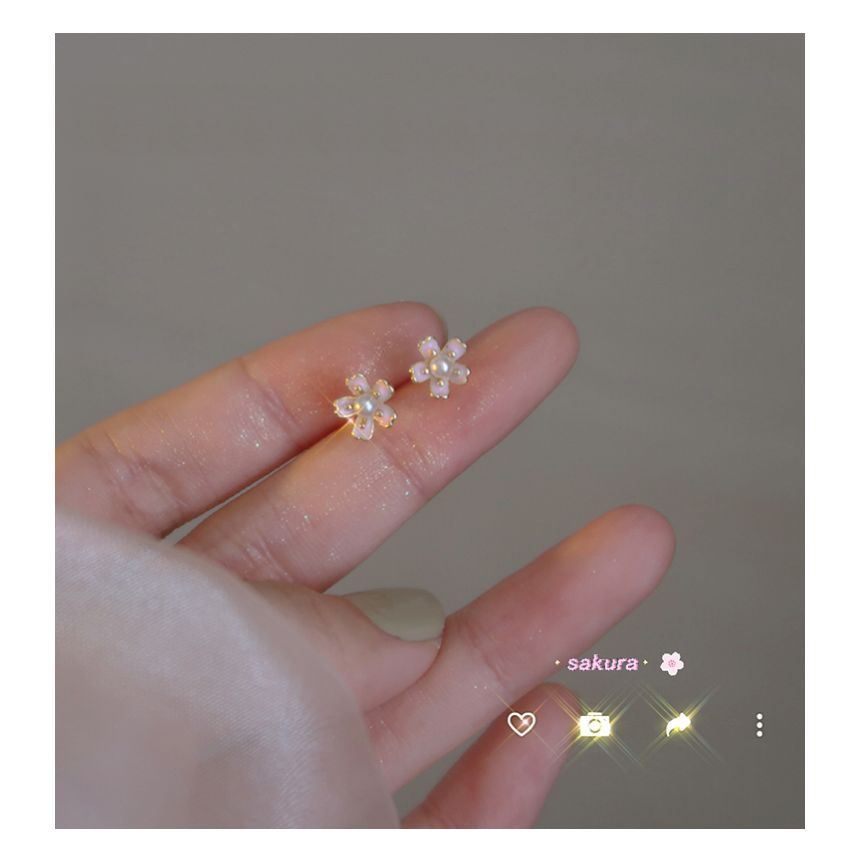 Pearl Alloy Floral Earring Stud Faux