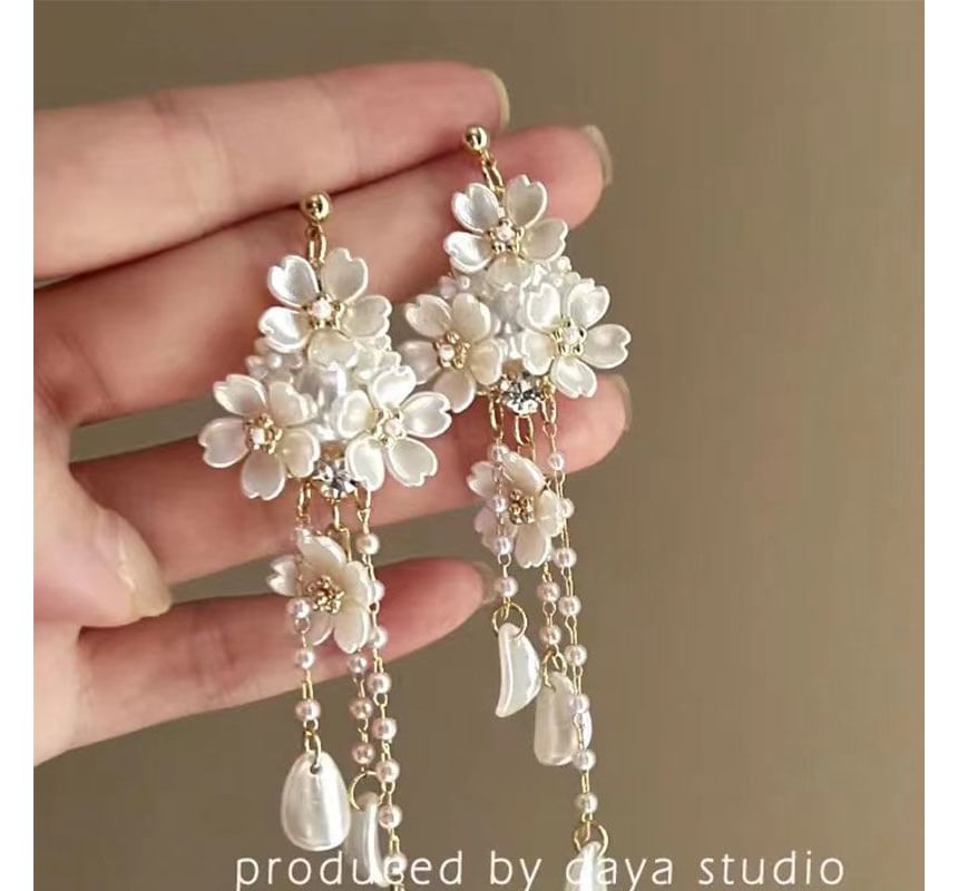 Faux Chandelier Earring Pearl Floral Alloy