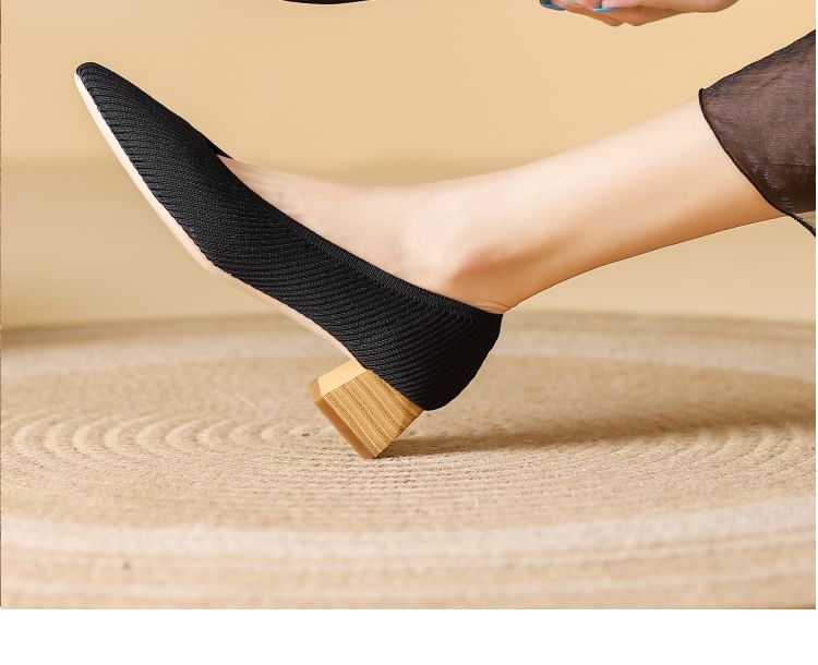 Low-Heel Pumps Pointed