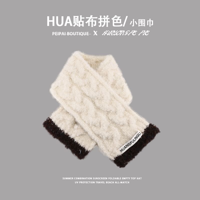 Trim Scarf Label Applique Contrast