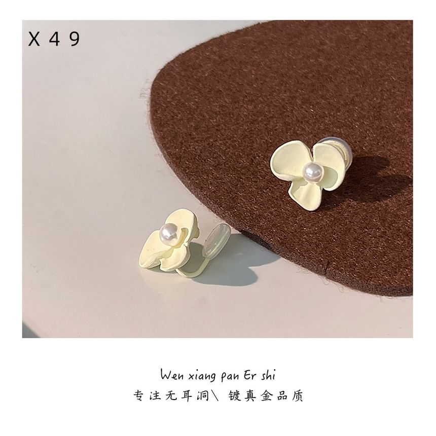 Floral Pearl Clip-On Faux Earring