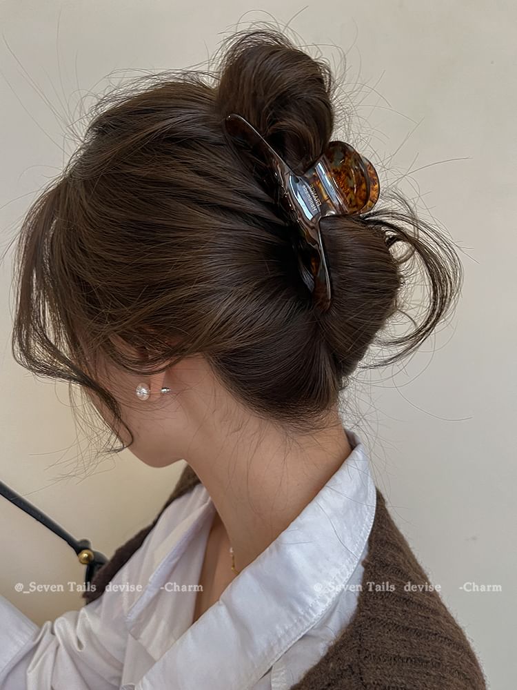 Hair Lettering Claw Acrylic