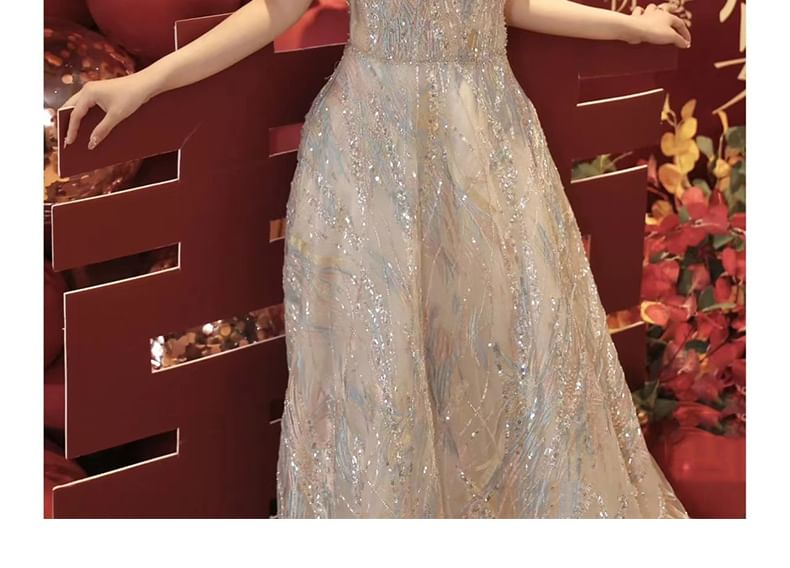 A-Line Fringed V-Neck Cold Gown Halter Shoulder Sequin Evening