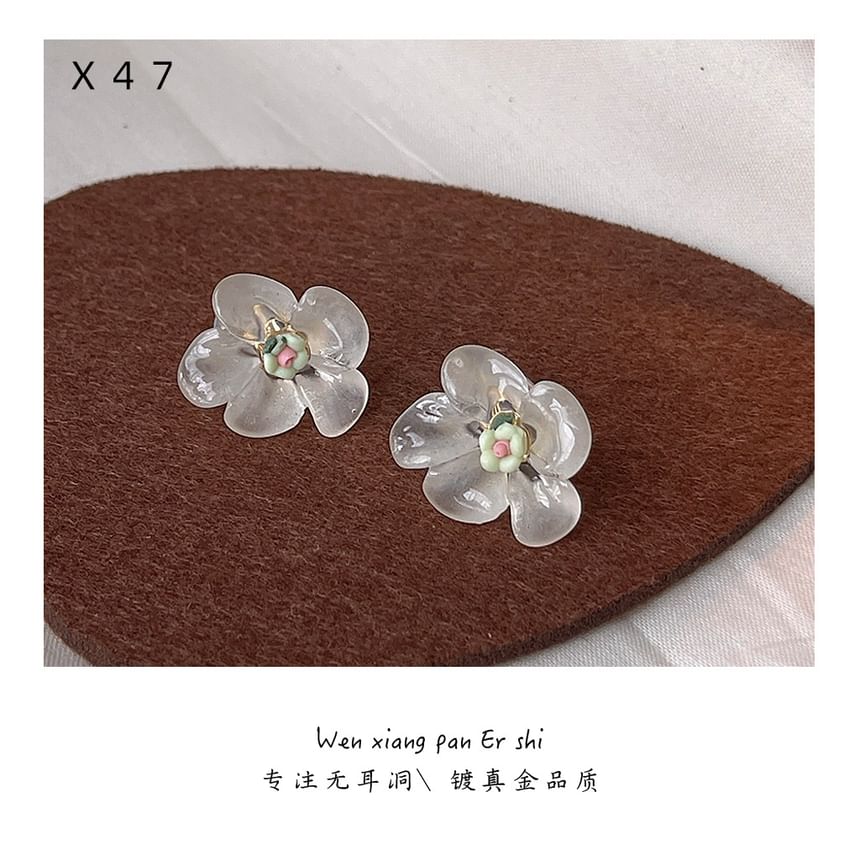 Earring Floral Ceramic Resin Stud