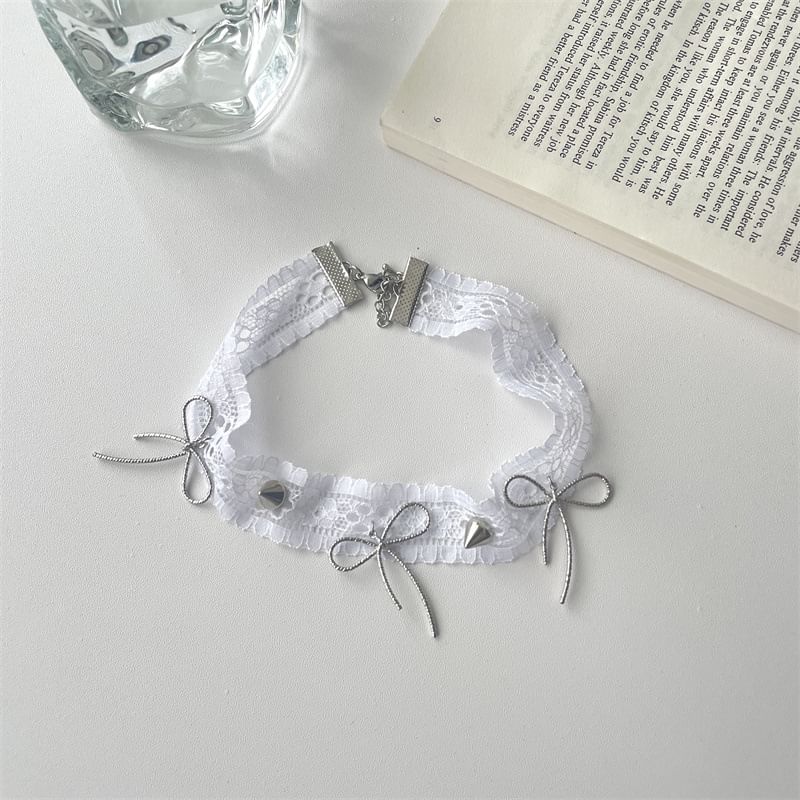 Bow With Spike Rivets Choker Lace And White Necklace