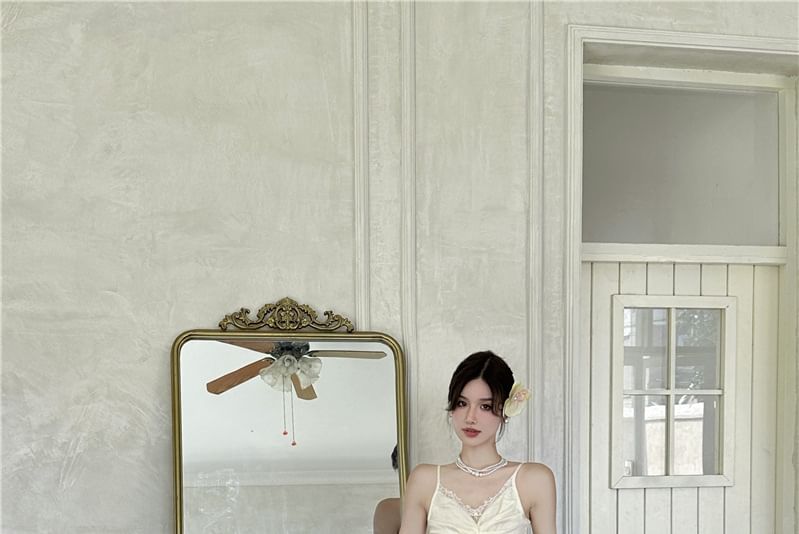 Slit V-Neck Lace Spaghetti A-Line Strap Plain Ruched Panel Maxi Dress