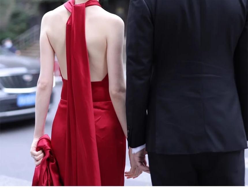 Plain Satin Sheath Gown Ruched Evening Halter