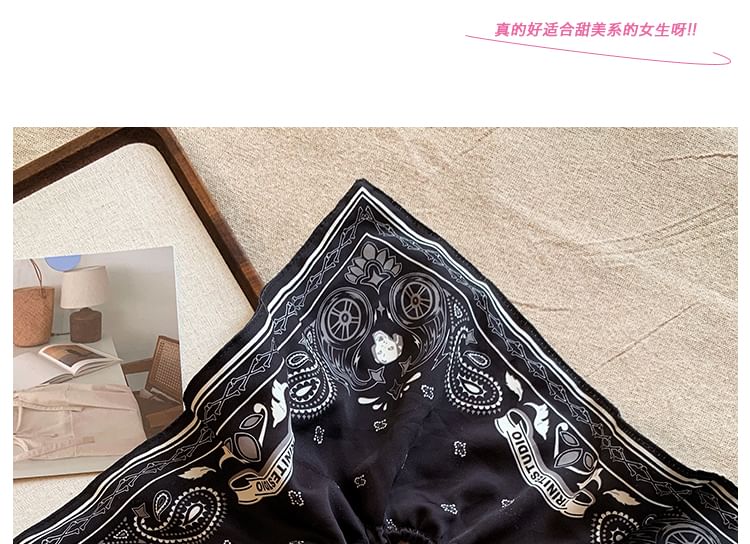 Print Paisley Scrunchie Square