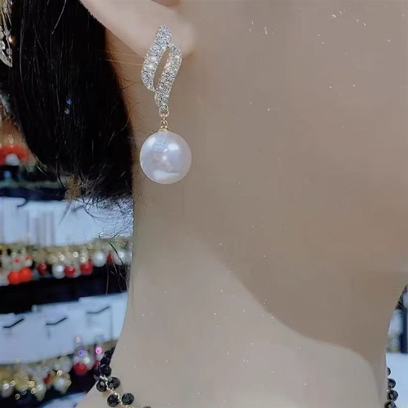 Pearl Rhinestone Faux Earring Stud