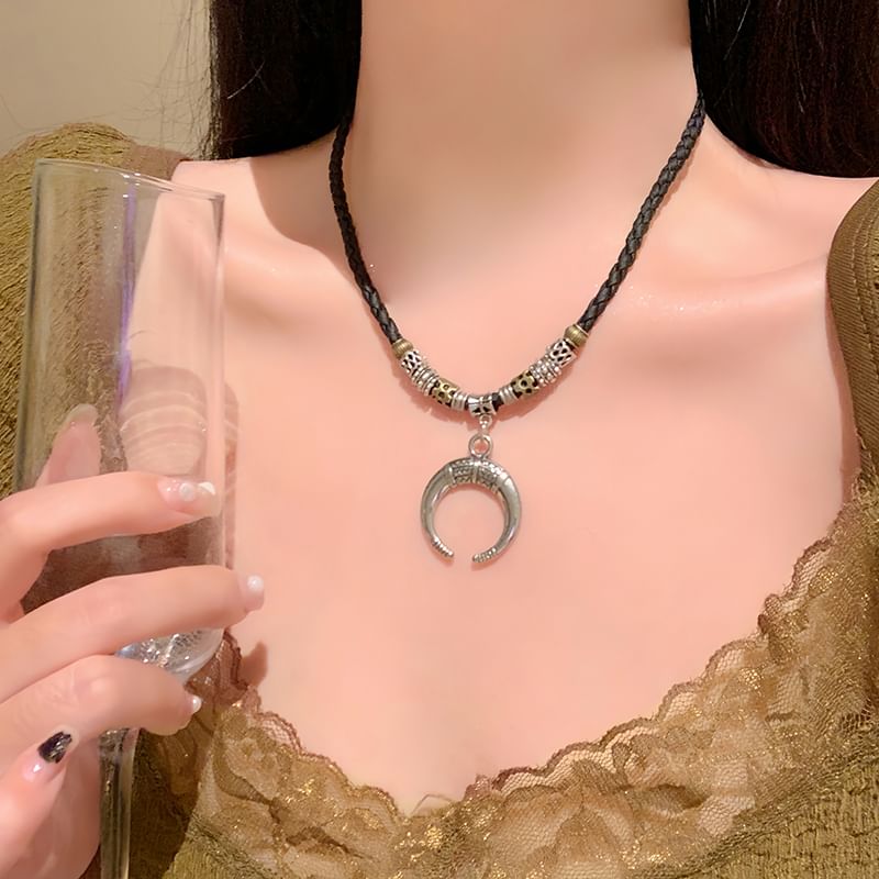Necklace Moon Crescent Pendant