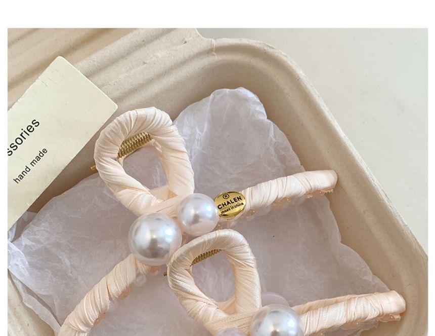 Faux Pearl Claw Hair