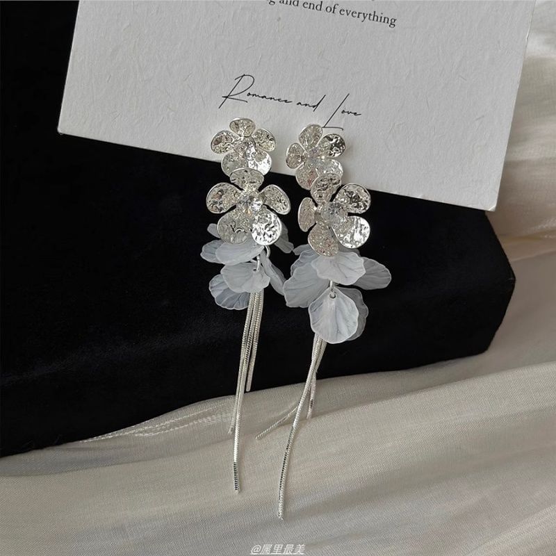Drop Shell Flower Fringed Earring