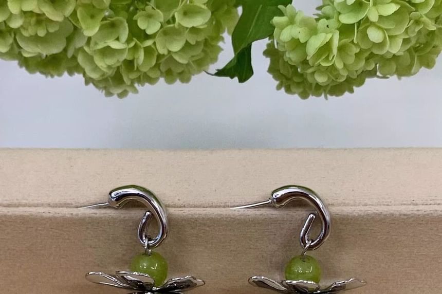 Earring Dangle Grape