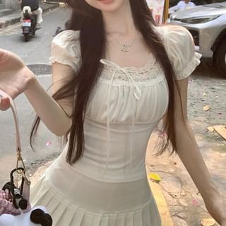 Plain Fit Square Tee Trim Neck Short-Sleeve Lace Bow Slim