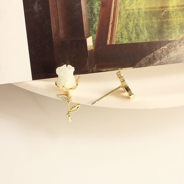 Alloy Asymmetrical Earring Shell Flower Heart