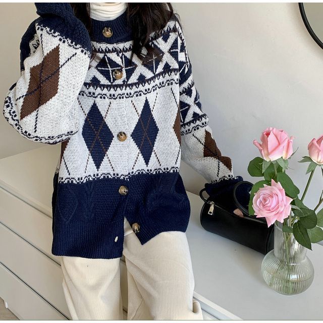 Loose-Fit Pattern Cardigan