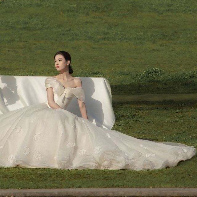 Off-Shoulder Ball Plain Wedding Gown