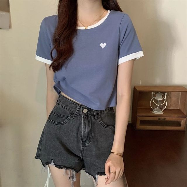 Short-Sleeve Heart Tee Neck Contrast Trim Round