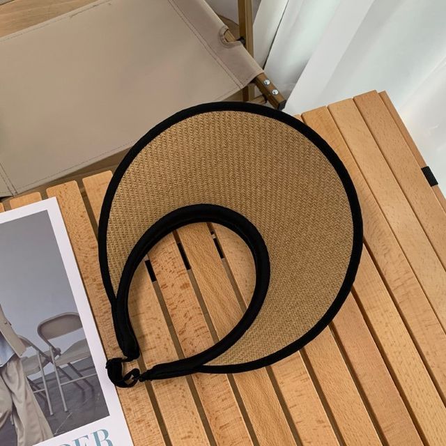 Trim Straw Sun Visor Contrast