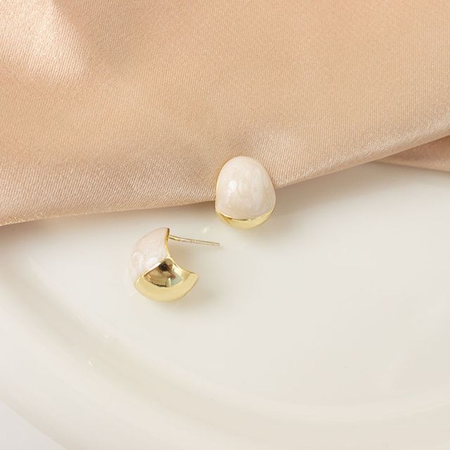 Ear Earring Bead Stud / Clip-On