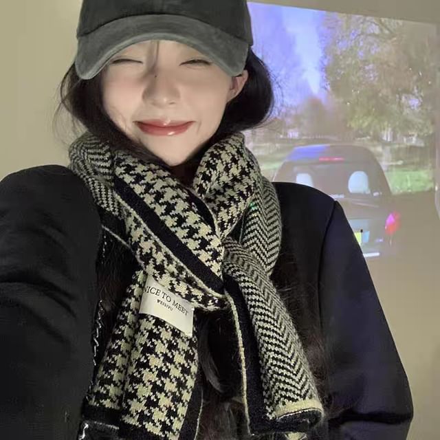 Scarf Houndstooth Knit