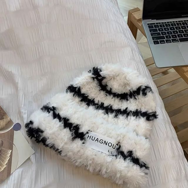 Beanie Lettering Striped
