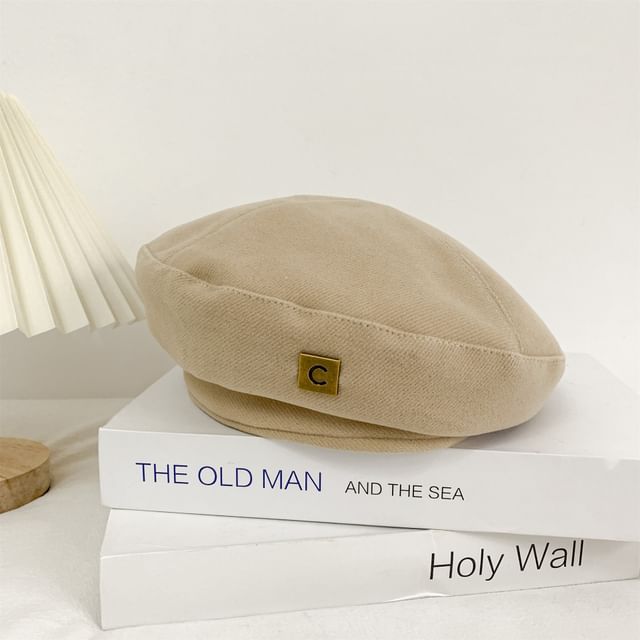 Beret Plain Lettering