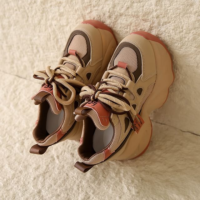 Lace-Up Sneakers Applique Platform