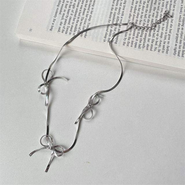 Snake Chain Necklace Bow