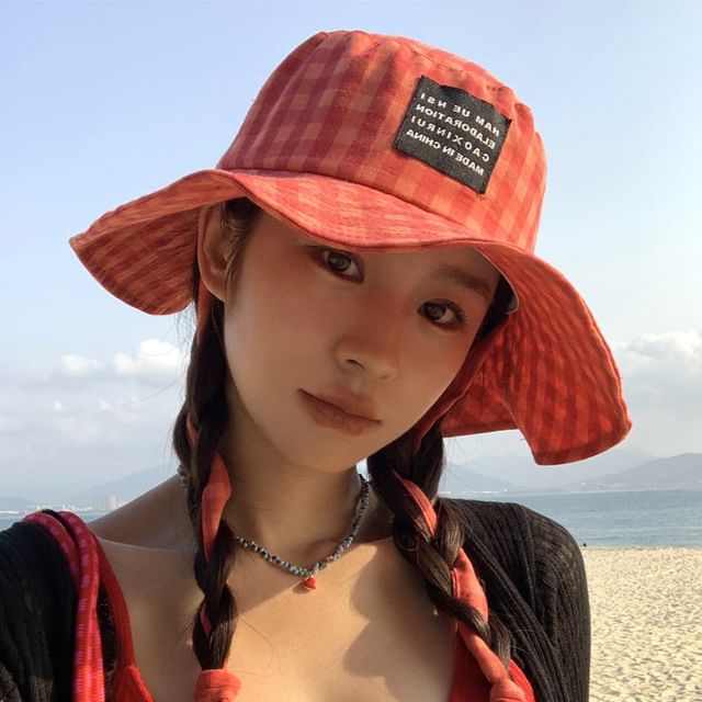 Applique Gingham Bucket Hat