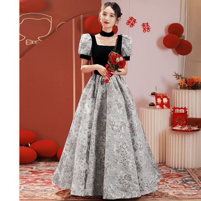 Short-Sleeve Evening A-Line Gown Square Neck Lace