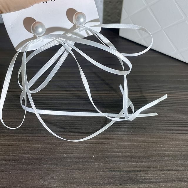 Pearl Bow Faux Earring