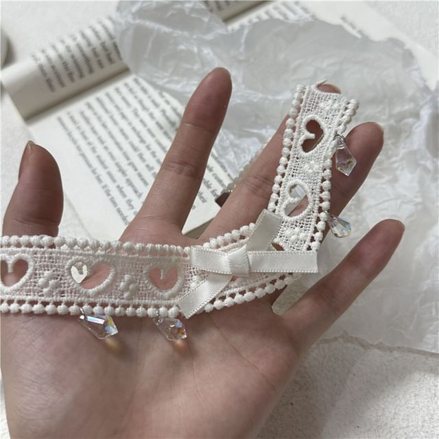 Heart Choker Accent Ribbon Cutout