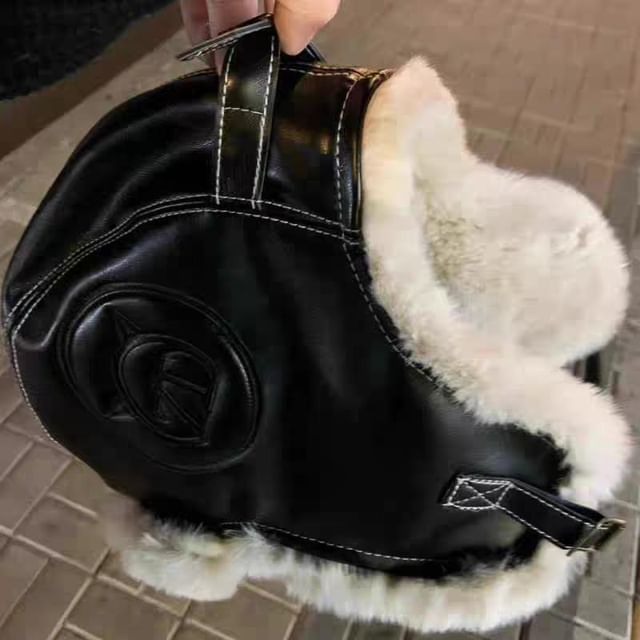 Faux Trapper Panel Plain / Fluffy Leather Hat