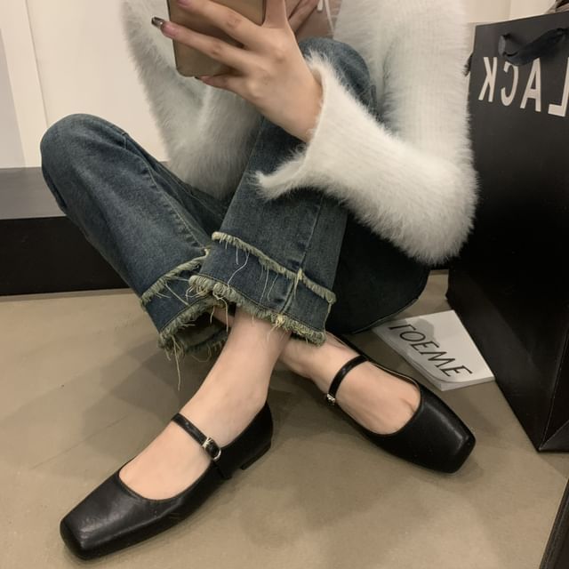 Mary Toe Jane Square Flats
