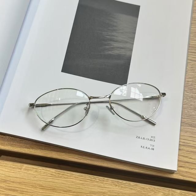 Thin Frame Oval Eyeglasses