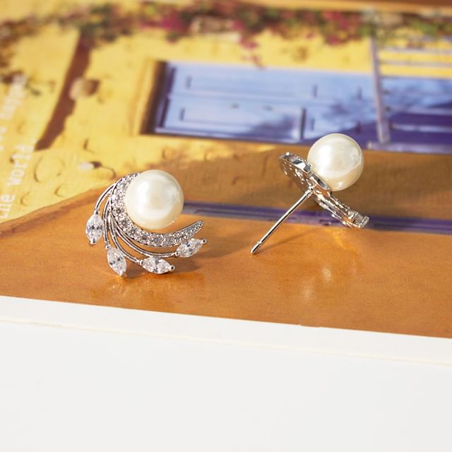 Pearl Clip On Faux Earring / Rhinestone Stud
