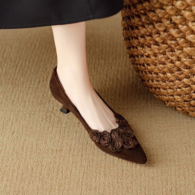 Flower Pumps Accent Pointed Kitten Heel Toe Plain