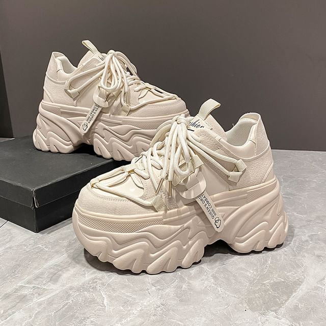 Sneakers Lace-Up Lettering Platform