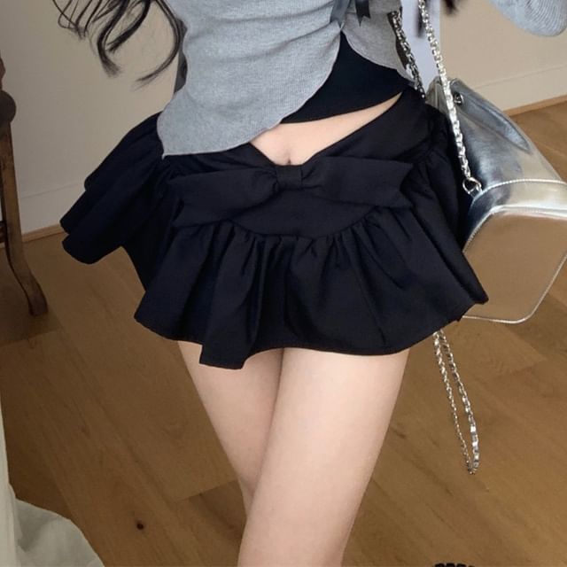 High Long-Sleeve T-Shirt A-Line Bow / Mini Plain Neck Accent Skort Top Waist Asymmetrical Crop Set Halter