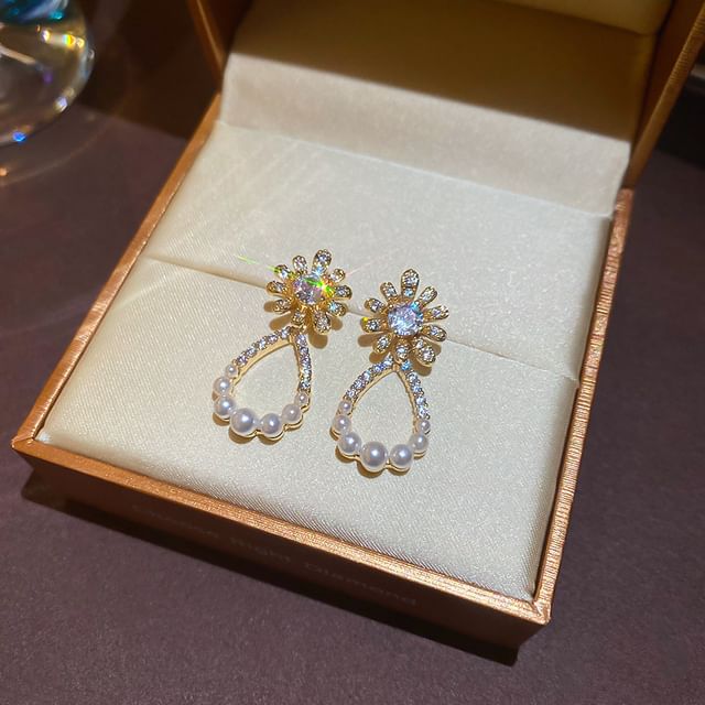Pearl Drop Alloy Faux Rhinestone Floral Earring