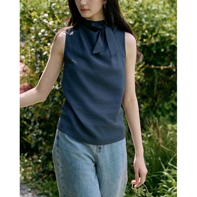 Blouse Sleeveless Mock Neck Plain