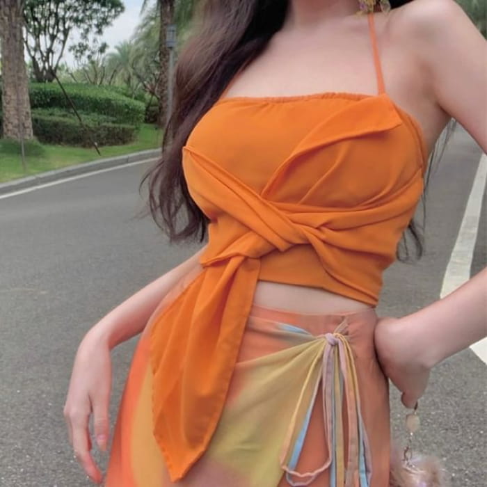 Halter Neck Plain Tie Waist Open Back Crop Top / High Dye