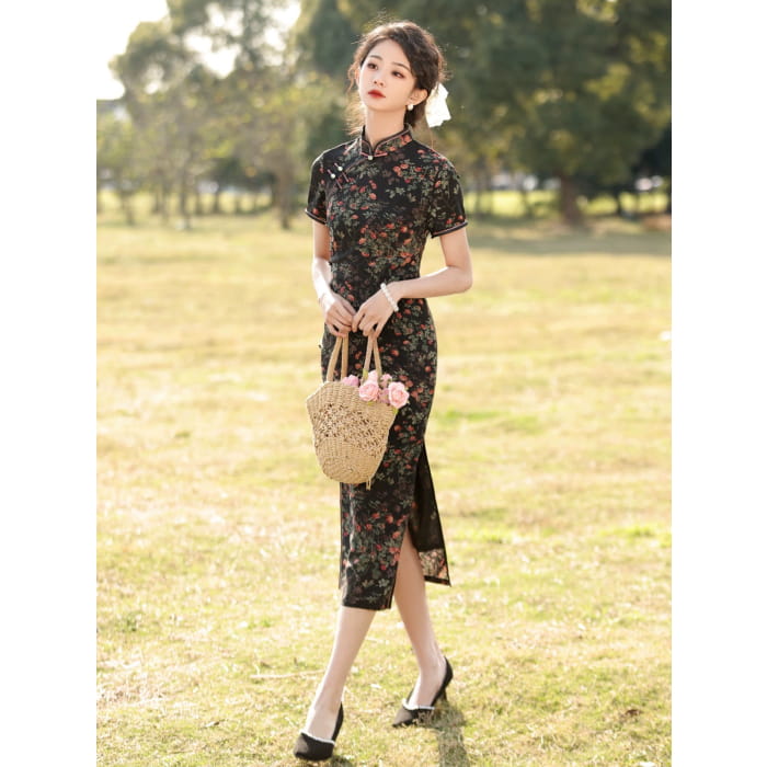 Rose Bloom Black Cheongsam - Female Hanfu