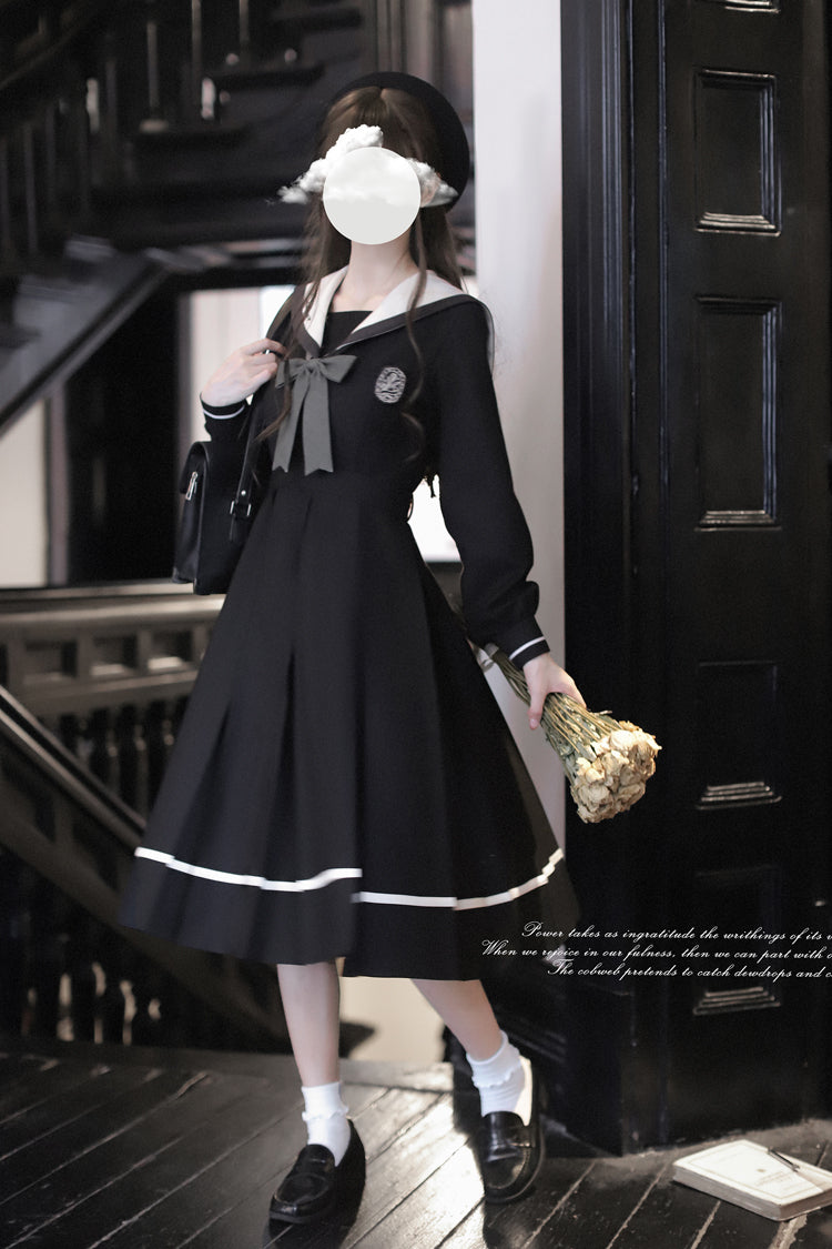 Sweet Lolita Dress with Navy Collar and Bowknot, College Style