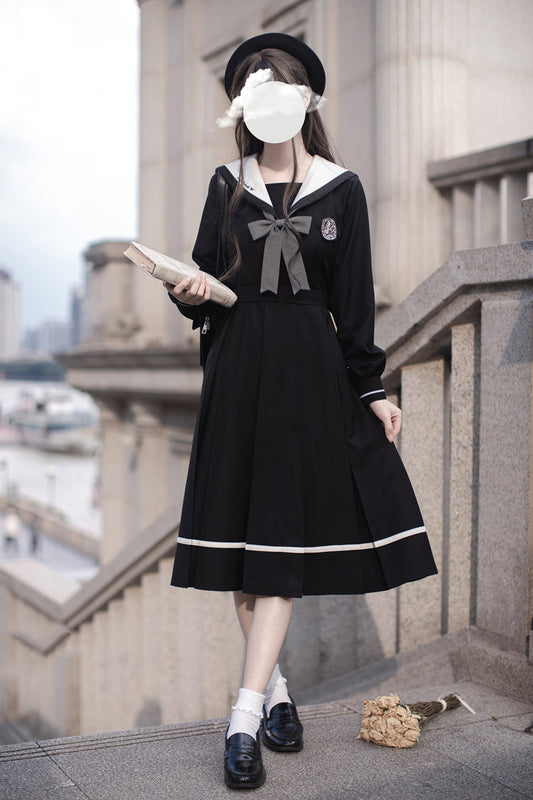 Sweet Lolita Dress with Navy Collar and Bowknot, College Style