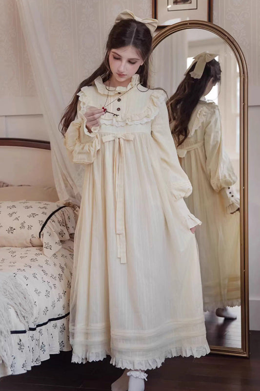 Ivory Sweet Nightgown with Ruffled Bow and Long Sleeves